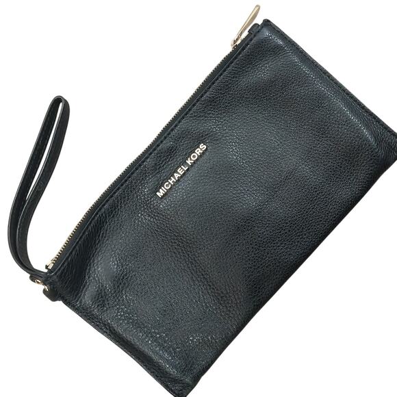 MICHAEL KORS! ADORABLE BLACK PEBBLED GENUINE LEATHER GOLD LOGO WRISTLET, BAG! - Picture 8 of 8